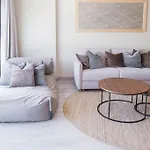 Flower Gardens Estepona, Close To Historic Centre Apartment *