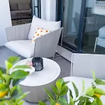 Flower Gardens Estepona, Close To Historic Centre Apartment *