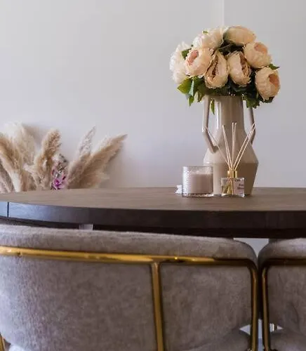 Flower Gardens Estepona, Close To Historic Centre Апартаменты *