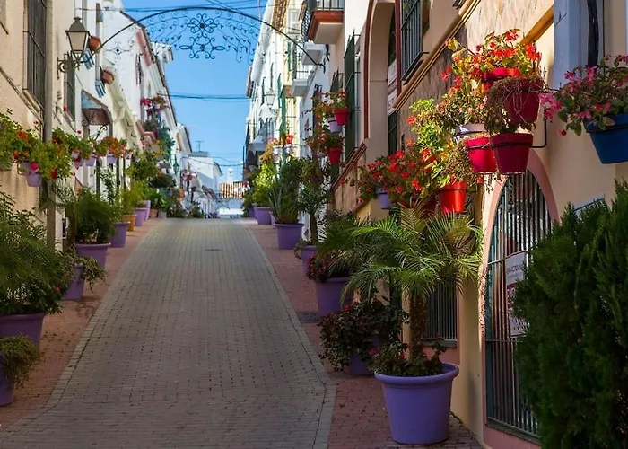 Flower Gardens Estepona, Close To Historic Centre *