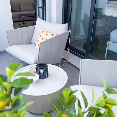 Flower Gardens Estepona, Close To Historic Centre Apartament *