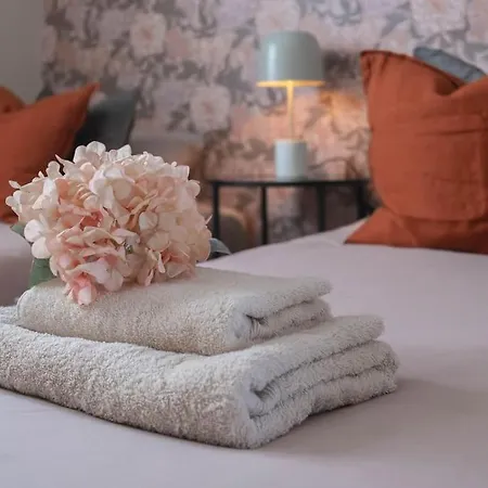 Flower Gardens Estepona, Close To Historic Centre דירה אסטפונה