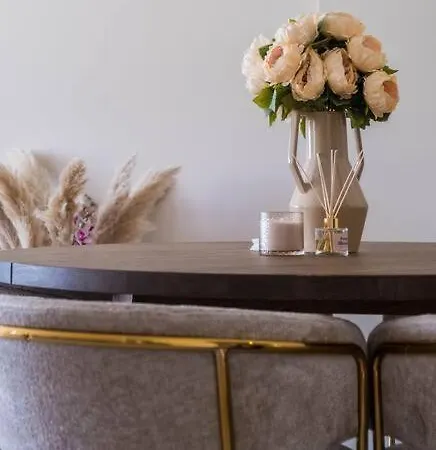 Flower Gardens Estepona, Close To Historic Centre アパート *