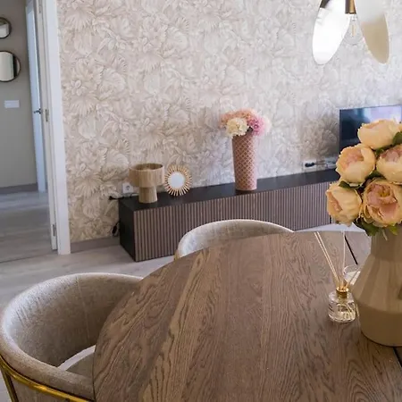 Apartment Flower Gardens Estepona, Close To Historic Centre *