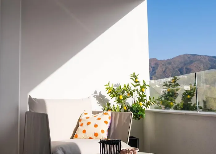 Flower Gardens Estepona, Close To Historic Centre Apartman *