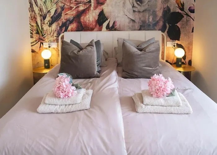 Flower Gardens Estepona, Close To Historic Centre Apartman Estepona