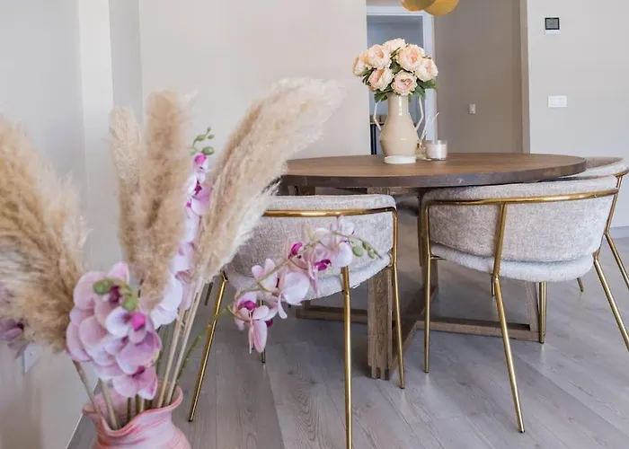 Apartman Flower Gardens Estepona, Close To Historic Centre *